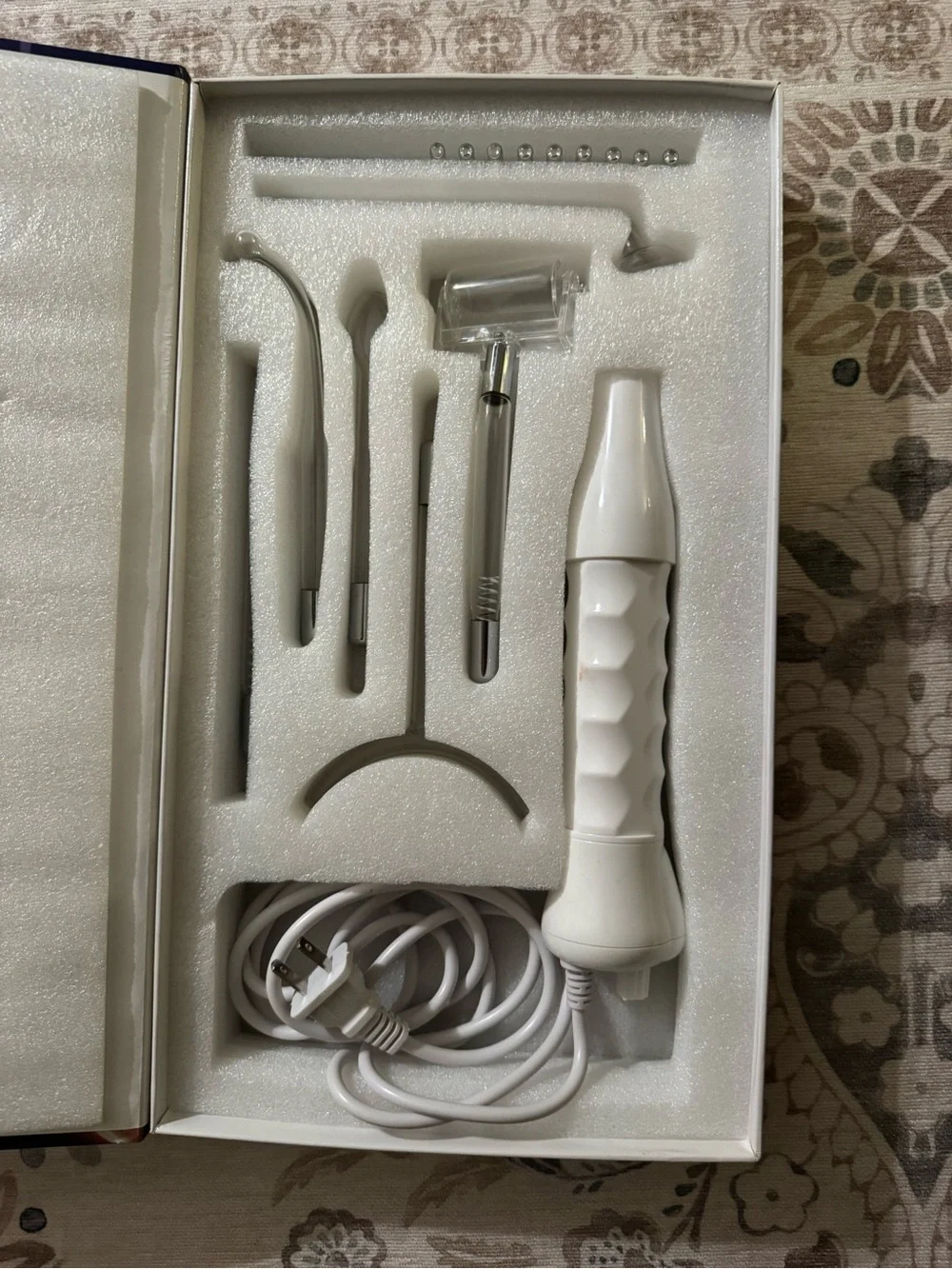 White High F Rrequency Skin Care Wand Portable Machine with 7 Different Tubes